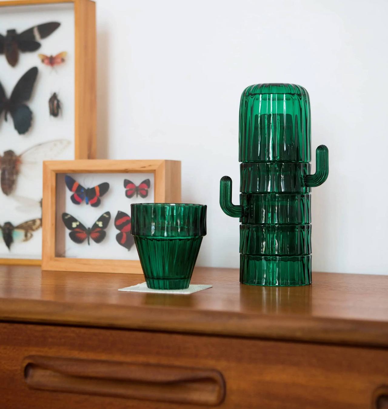 COFFEE CUPS, TEA POTS, CERAMIC MUGS & GLASSWARE