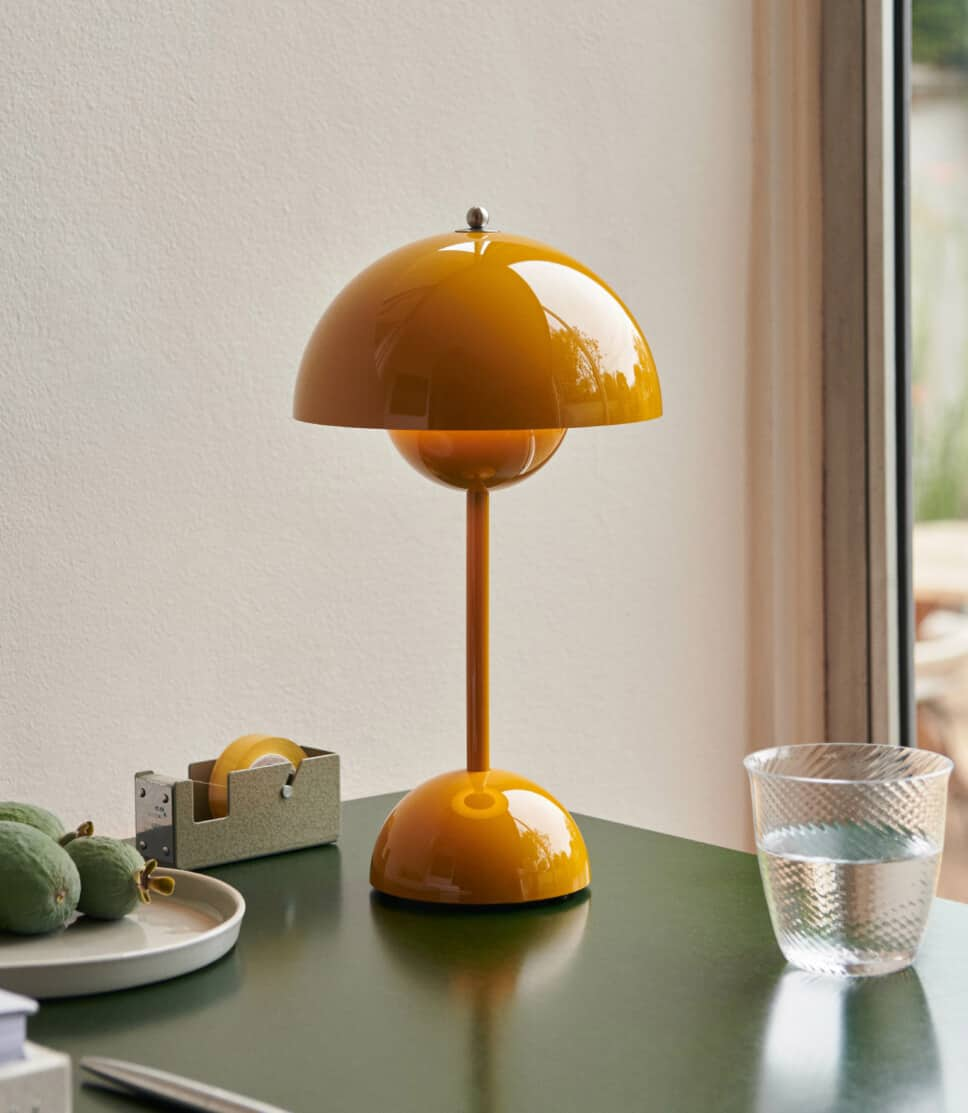 TABLE & LIVING ROOM LAMPS