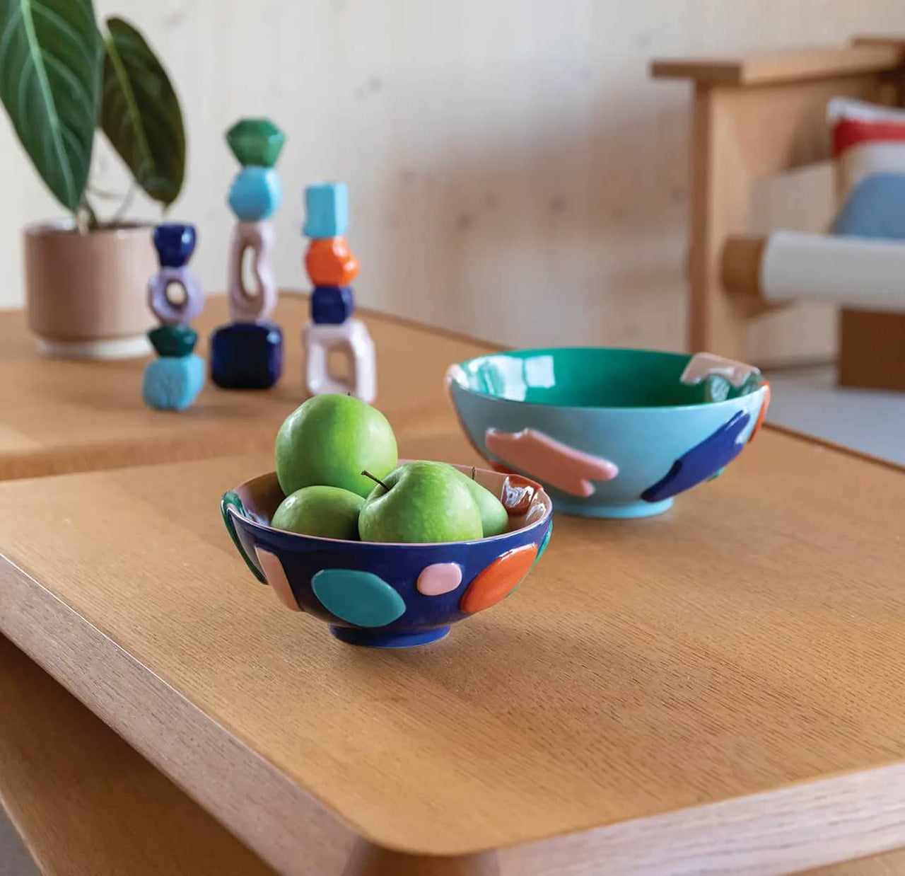 DINNERWARE SETS, CERAMIC PLATES & BOWLS