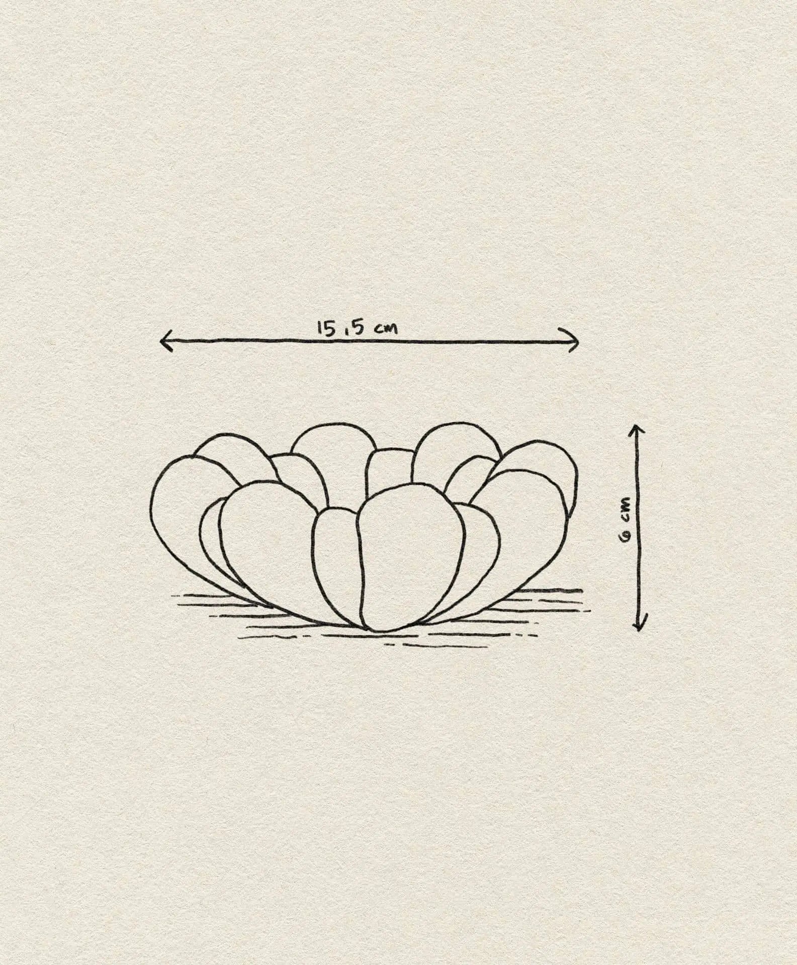 A simple line drawing of the 101 Copenhagen Bloom Tray, Mini by 101 Copenhagen, showing its organic shape with arrows and labels for its 15.5 cm width and 6 cm height on a textured off-white background.