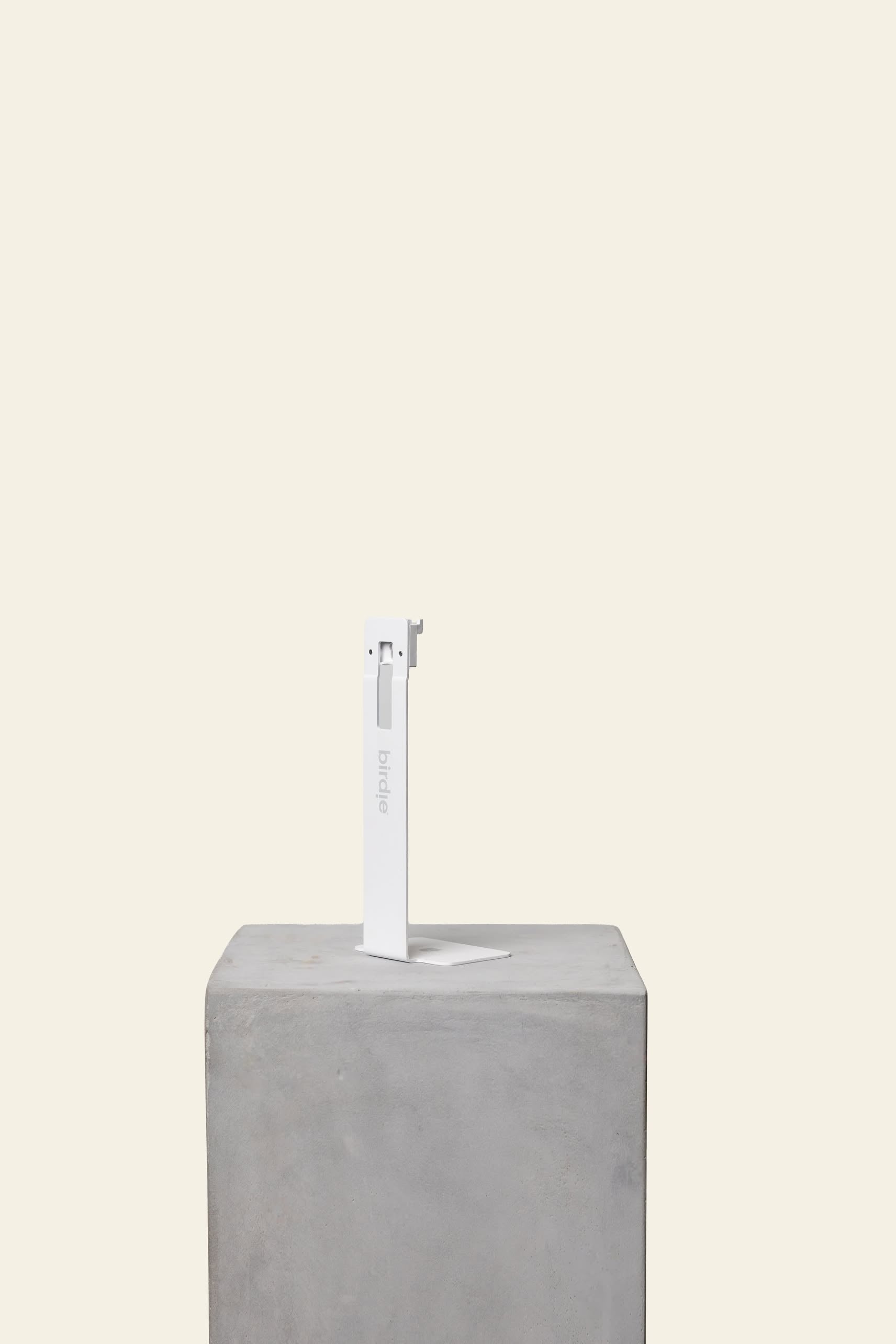Birdie Stand White