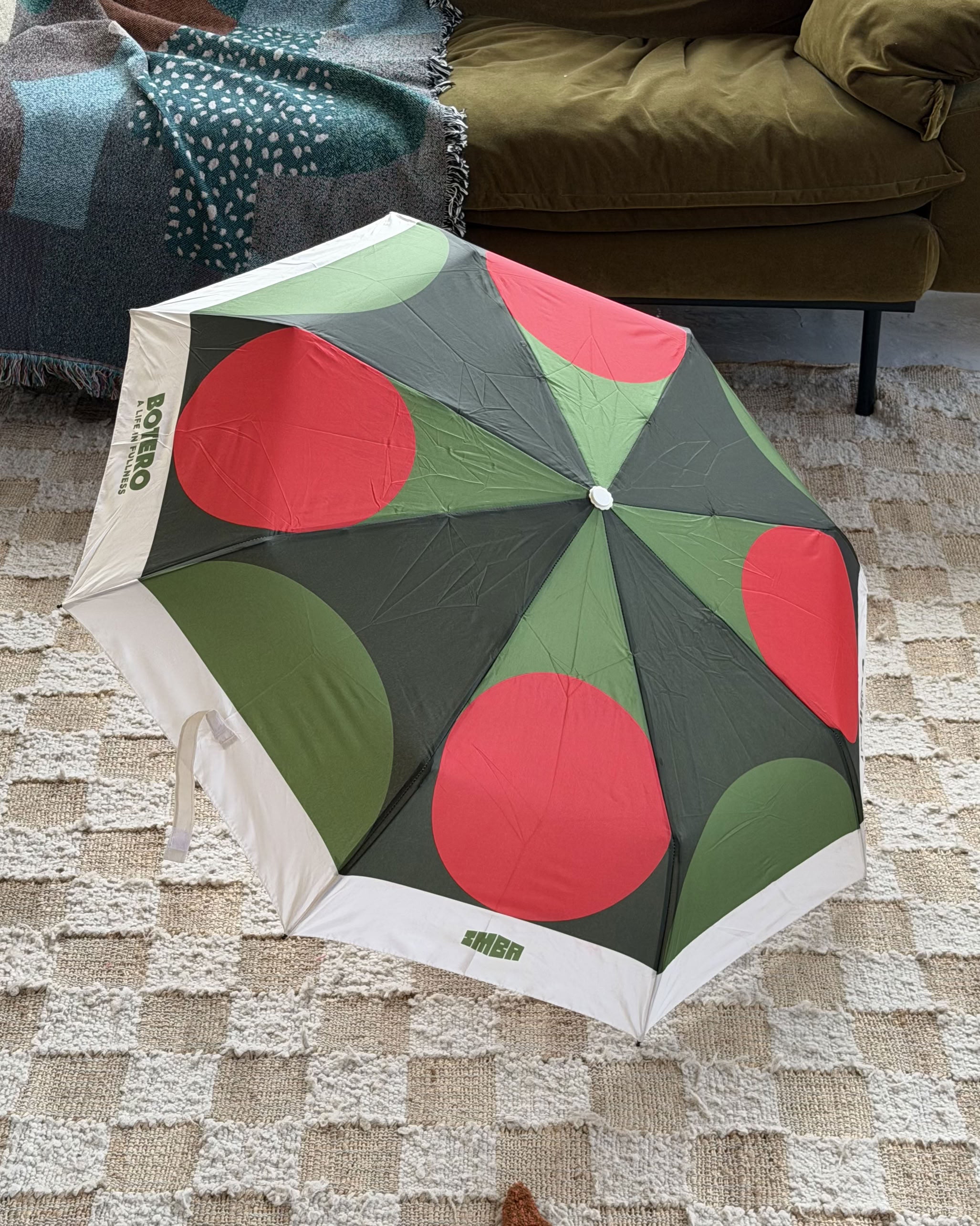 Botero Patterned Umbrella - White/Green/Red