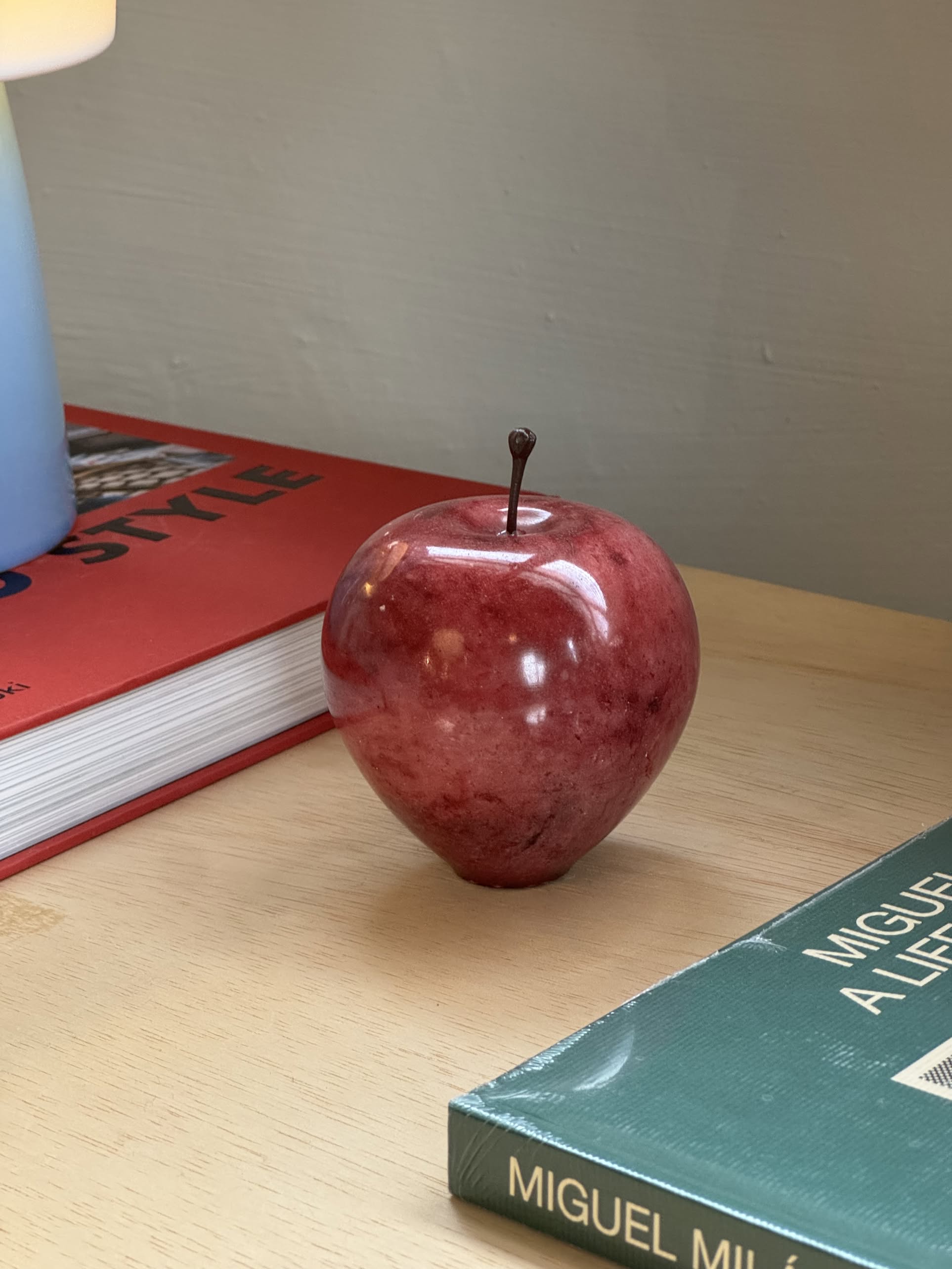 DETAIL Marble Apple Large