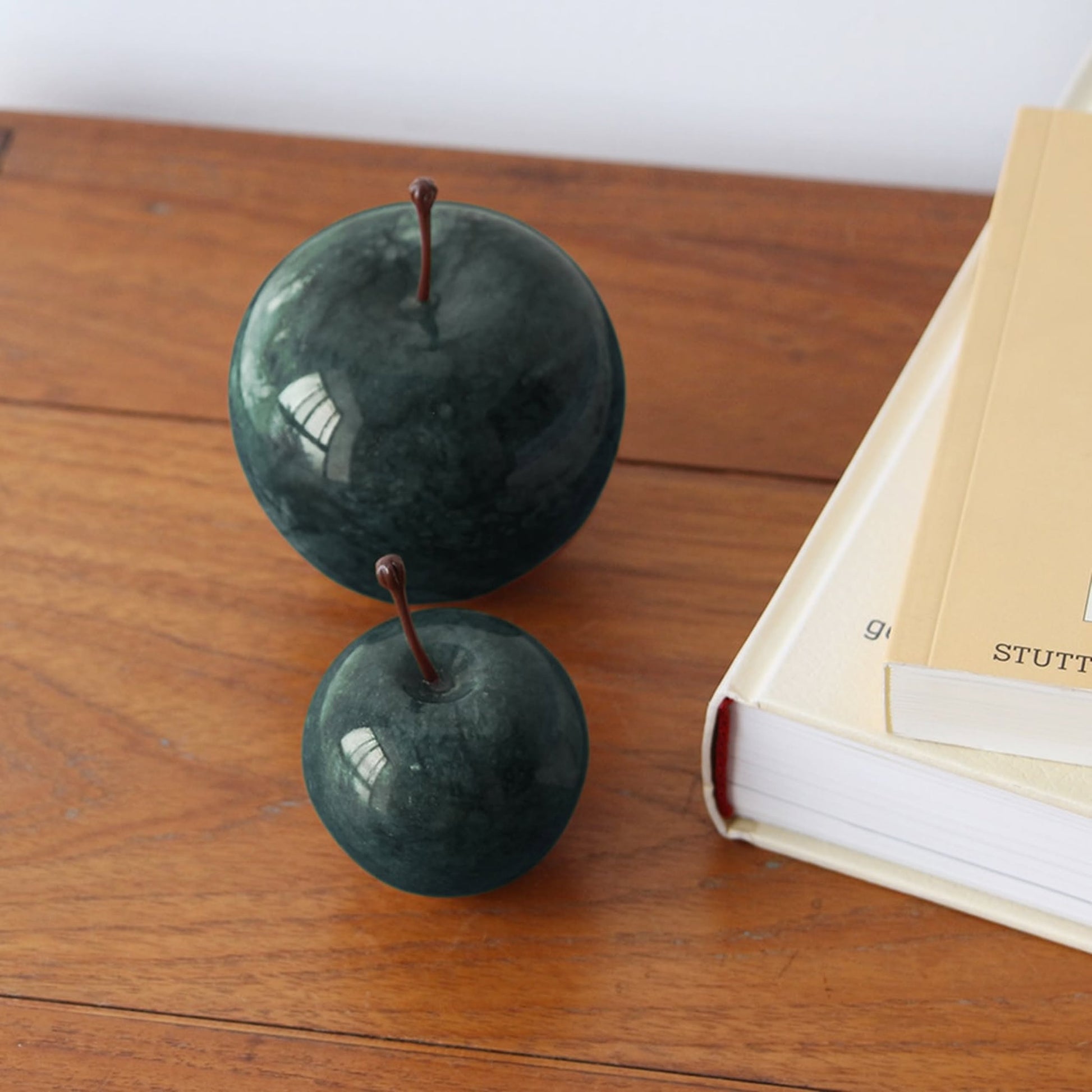 DETAIL Marble Apple Large Red