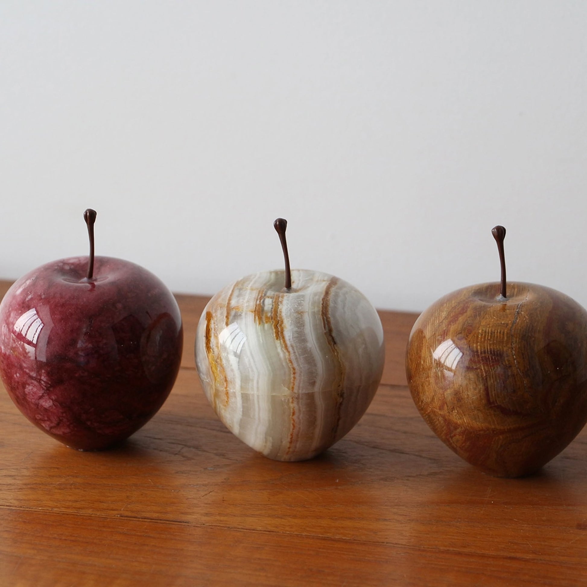 DETAIL Marble Apple Large Red