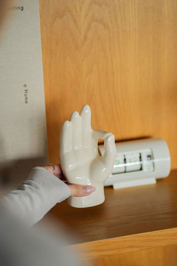 DETAIL Porcelain Hand OK White