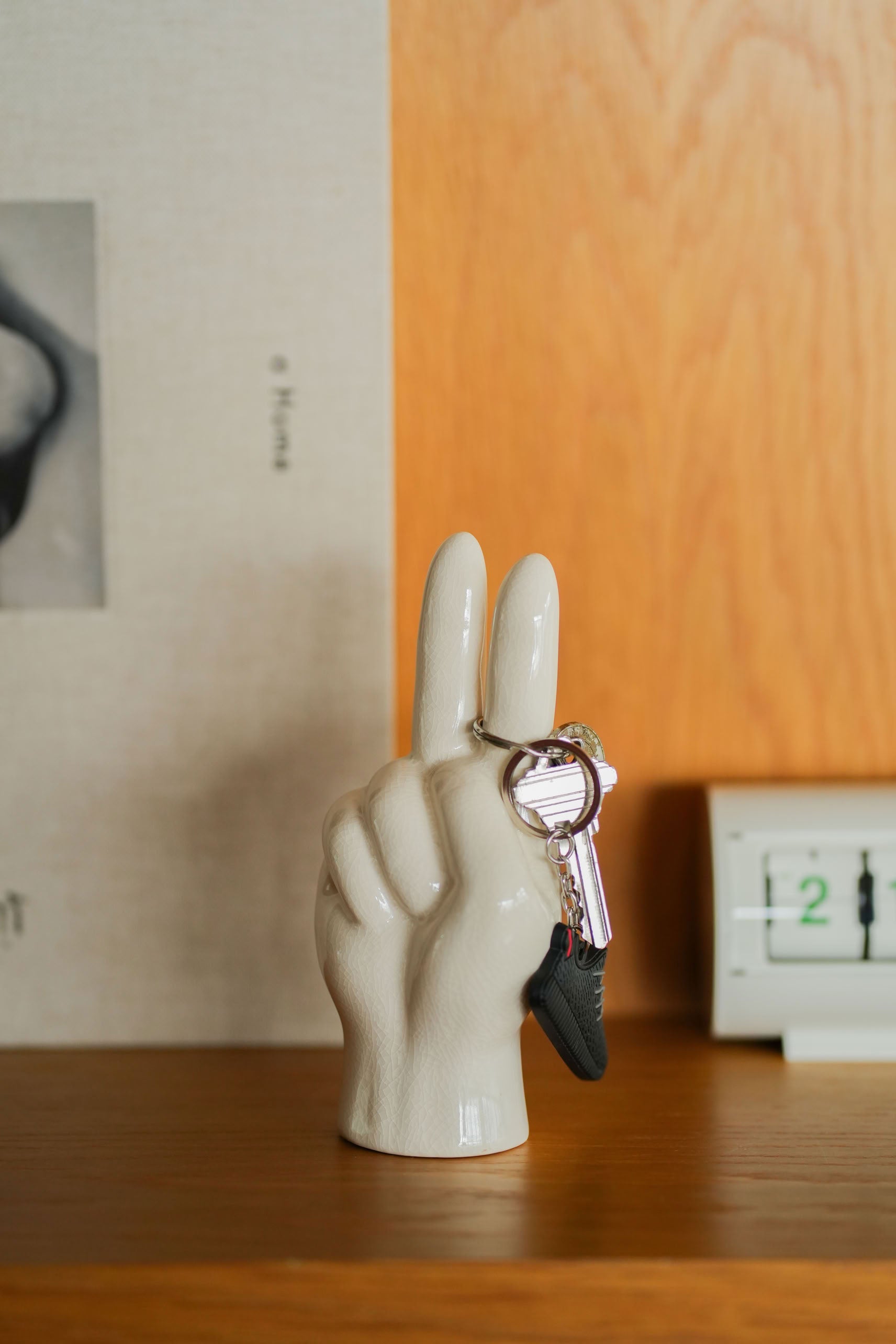 DETAIL Porcelain Hand Peace