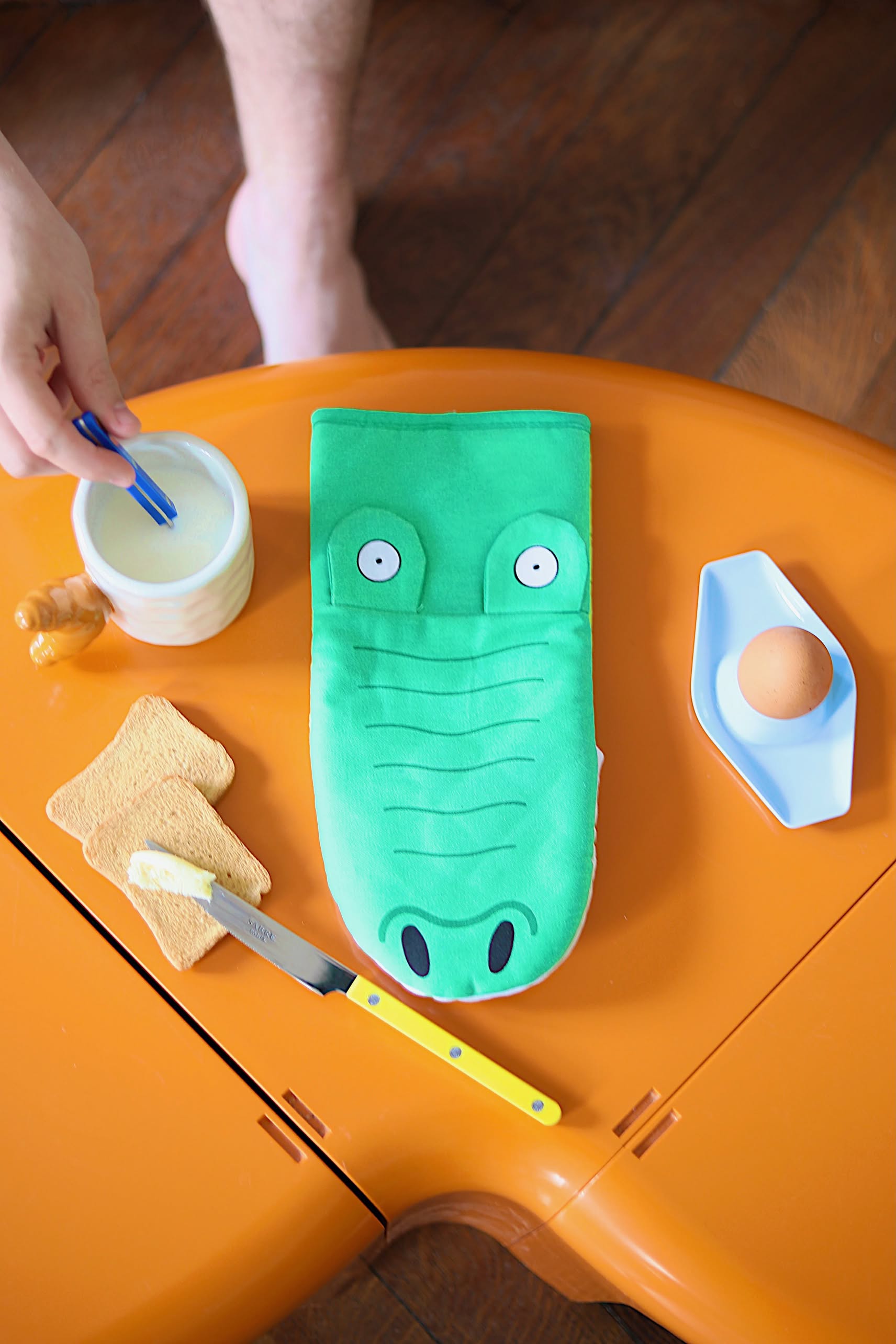 Fluid Market Crocodile Oven Mitt