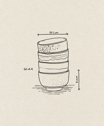 Line drawing of HKLIVING 70s Ceramics: Noodle Bowls, Set of 4, showing stacked bowls with varied patterns. Arrows indicate the height (8 cm) and diameter (13.5 cm). “Set of 4” appears on a textured beige background.