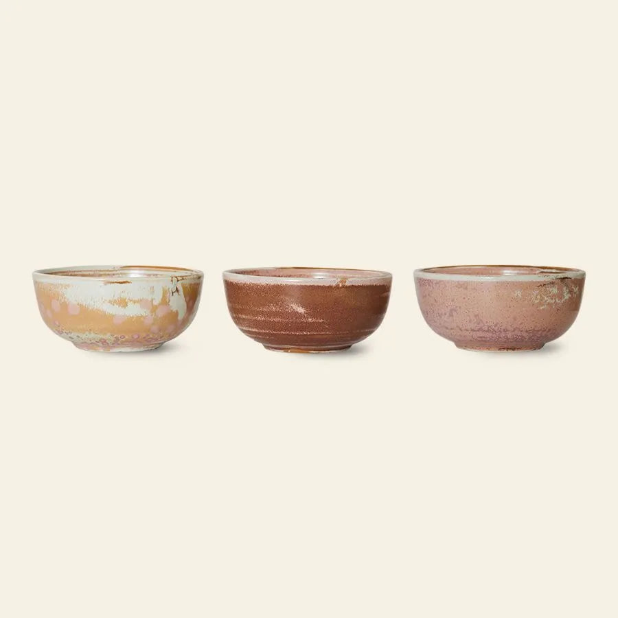 Three HKLIVING Chef Ceramics Bowls—off-white with brown patterns, solid brown, and light pinkish-brown—showcase a stunning reactive glaze, displayed side by side against a neutral background.
