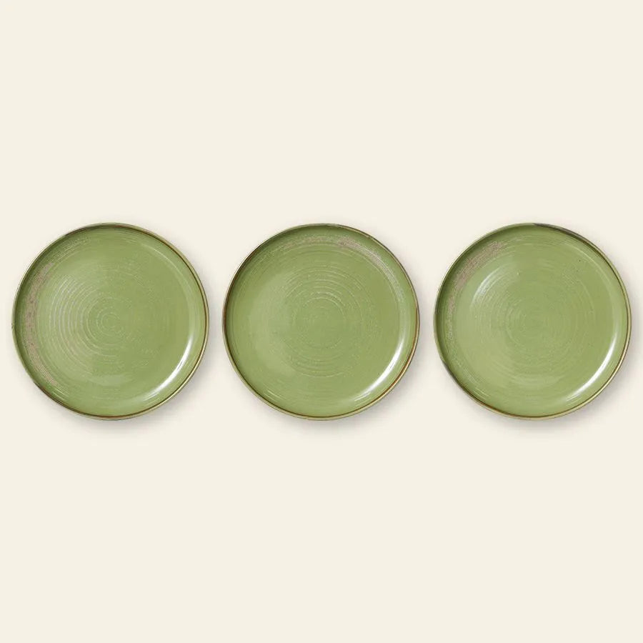 Three HKLIVING Chef Ceramics Dinner Plates, round and light green with subtle concentric patterns and artisanal glaze, are arranged side by side on a plain off-white background.