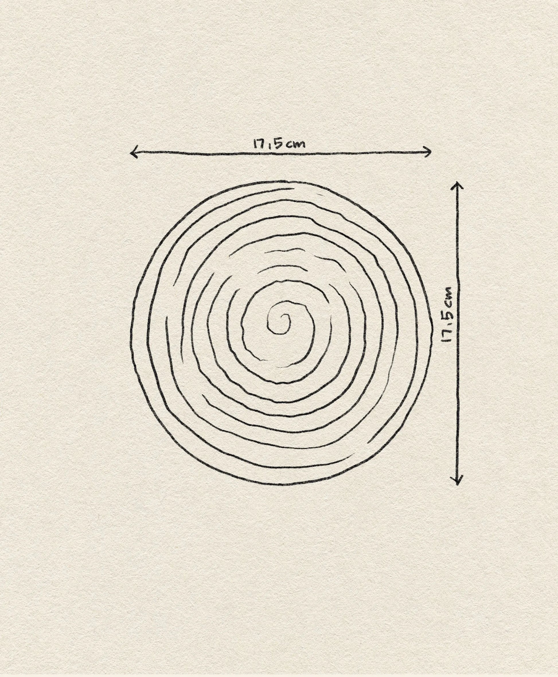A hand-drawn spiral inside a 17.5 cm circle, labeled with diameter and height, on textured beige paper—echoing the HKLIVING Chef Ceramics: Flat Bowl by HKLIVING.