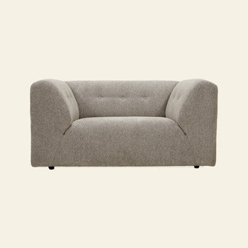 The HKLIVING Vint Couch, Loveseat by HKLIVING is a modern, light gray upholstered piece with rounded armrests, a low backrest, and three tufted buttons on the back cushion, displayed against an off-white background.