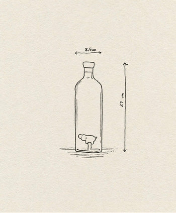 A simple line drawing of the Ichendorf Milano Animal Farm Bottle—a unique glass bottle by Ichendorf Milano, 27 cm tall and 8.5 cm wide, featuring a tree and bush inside with labeled dimensions on a plain background.
