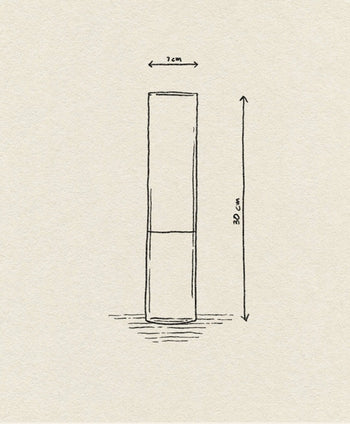 A hand-drawn sketch of the Ichendorf Milano Bamboo Groove Vase 30cm by Ichendorf Milano, showing its tall, thin grooved glass design with labeled arrows for 30 cm height and 7 cm diameter on a textured background.