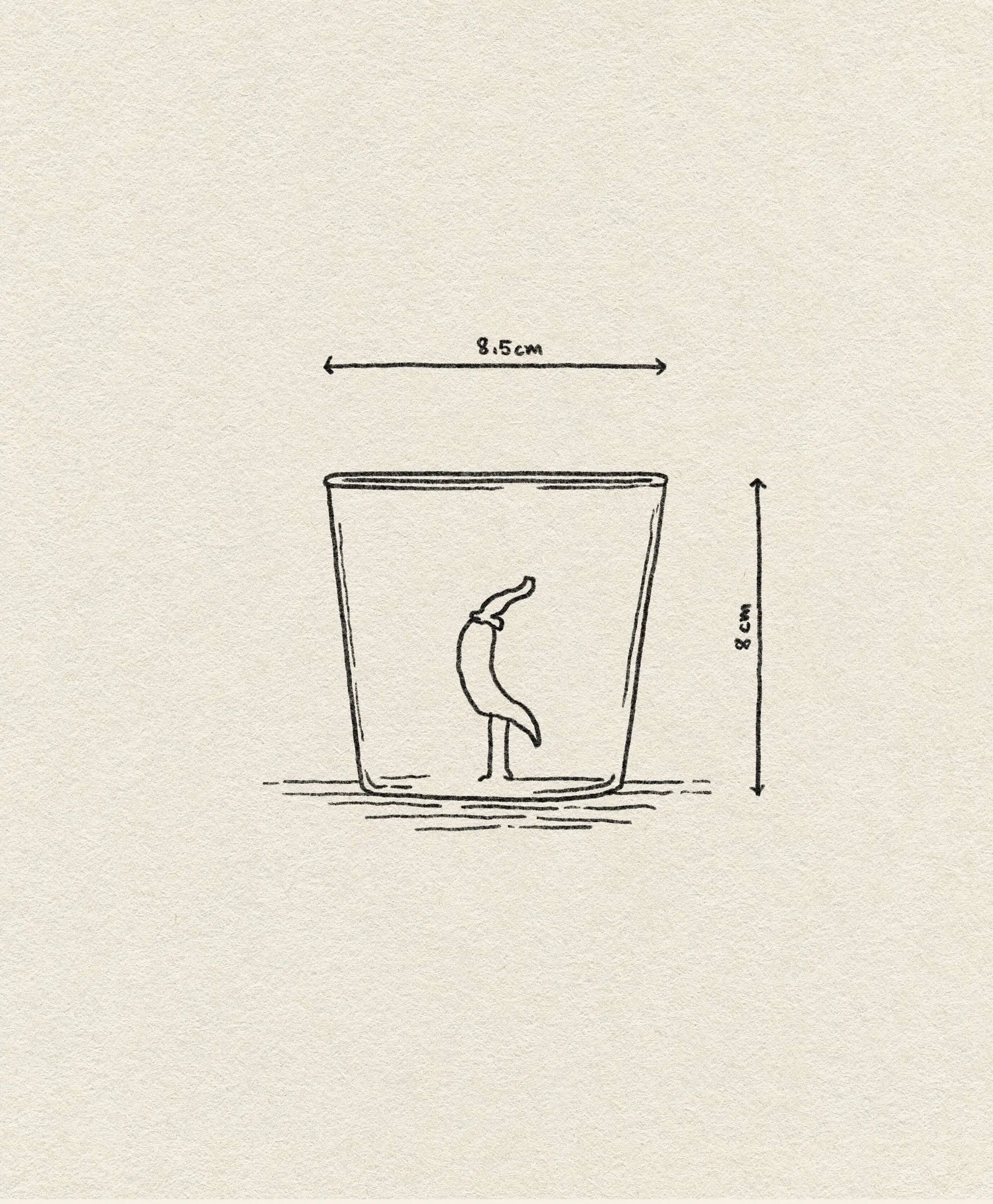 A simple line drawing of the Ichendorf Milano Vegetables Tumbler—a hand-blown glass by Ichendorf Milano featuring a small chili pepper inside, measuring 8.5 cm wide and 8 cm tall with labeled measurement arrows—perfect for your vegetables collection.