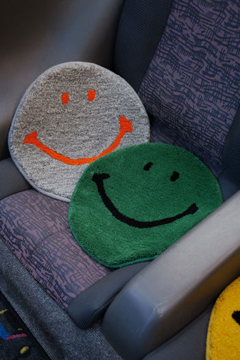 MIYOSHI RUG Harvey Ball x MIYOSHI RUG Original Smiley Face Chair Rug Green
