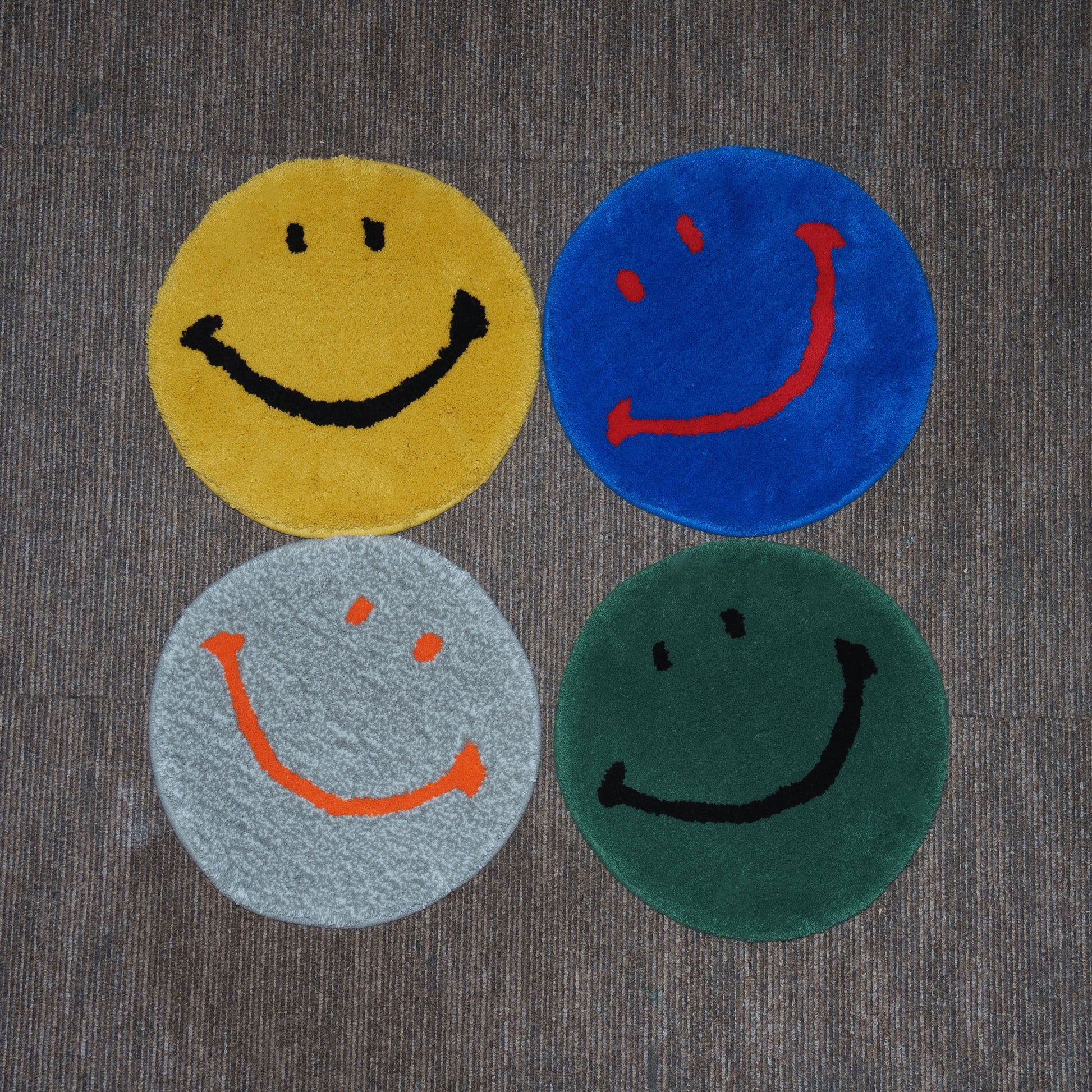 MIYOSHI RUG Harvey Ball x MIYOSHI RUG Original Smiley Face Chair Rug Green