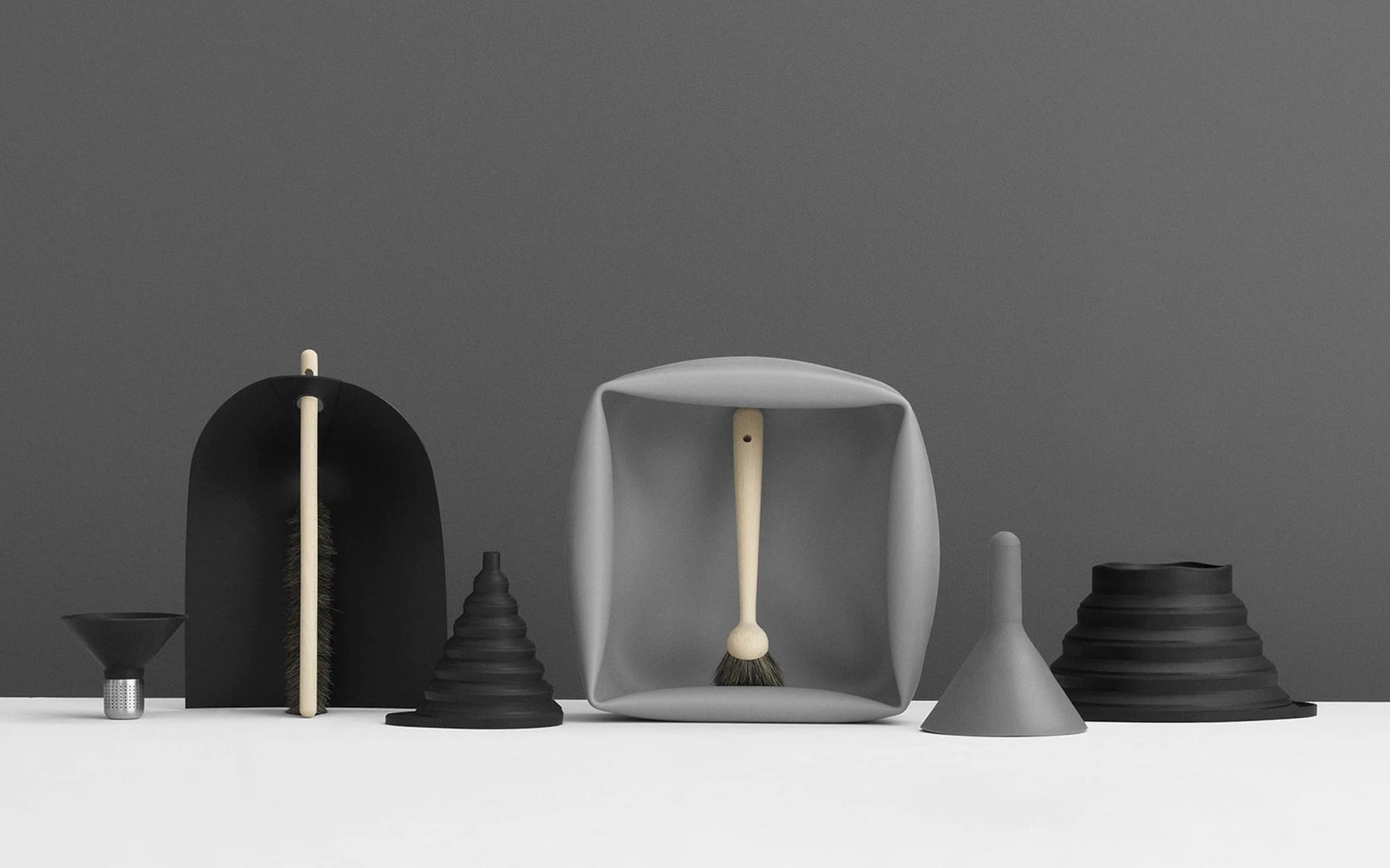 Normann Copenhagen Dustpan Broom Light Grey 2