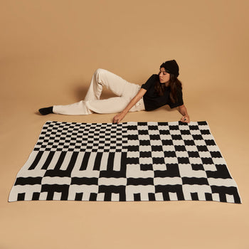 Slowdown Studio Chilton Black/White Knit Blanket Multicolour