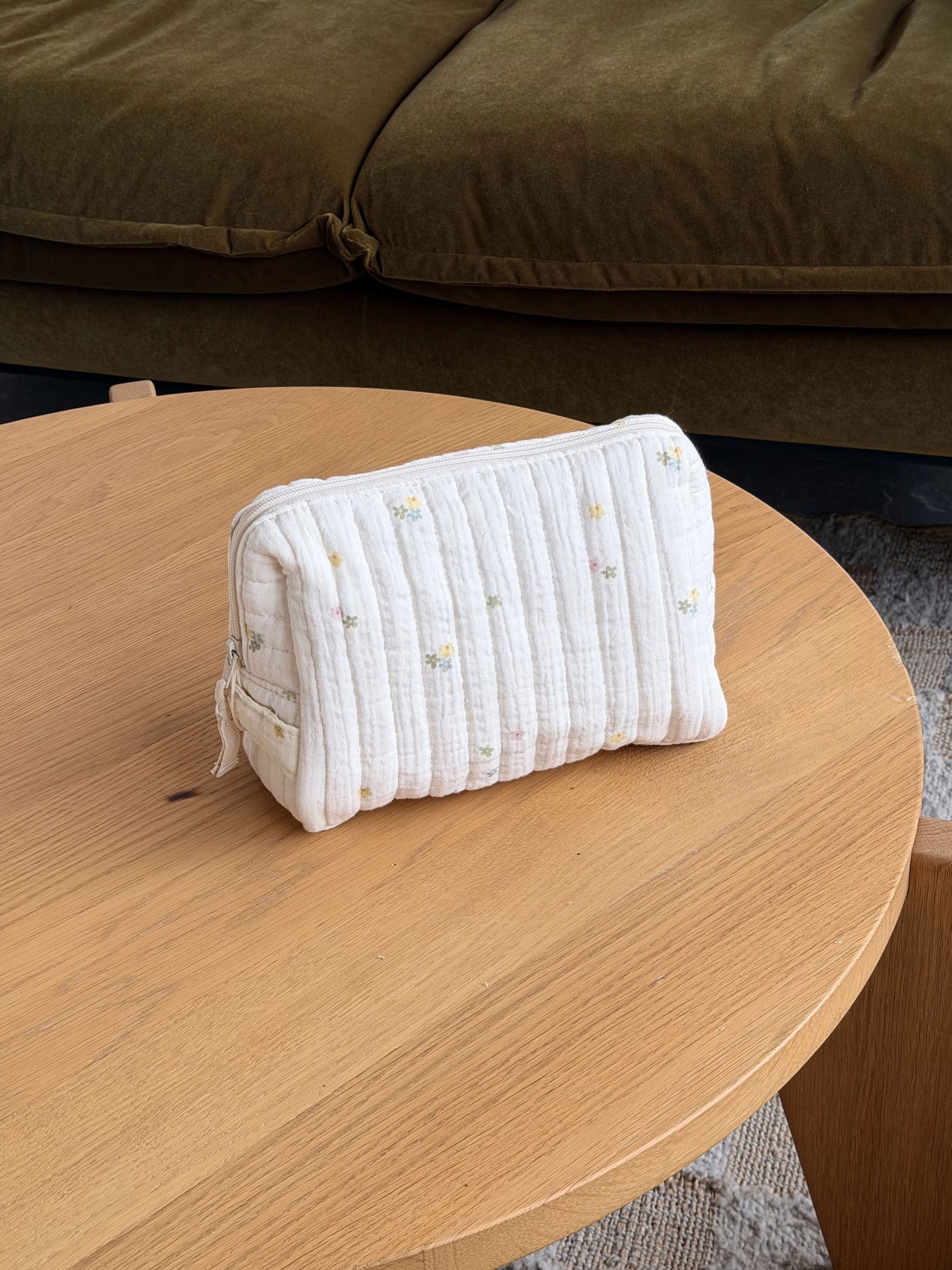 Soft Spot Soft Loaf Pouch Daisies