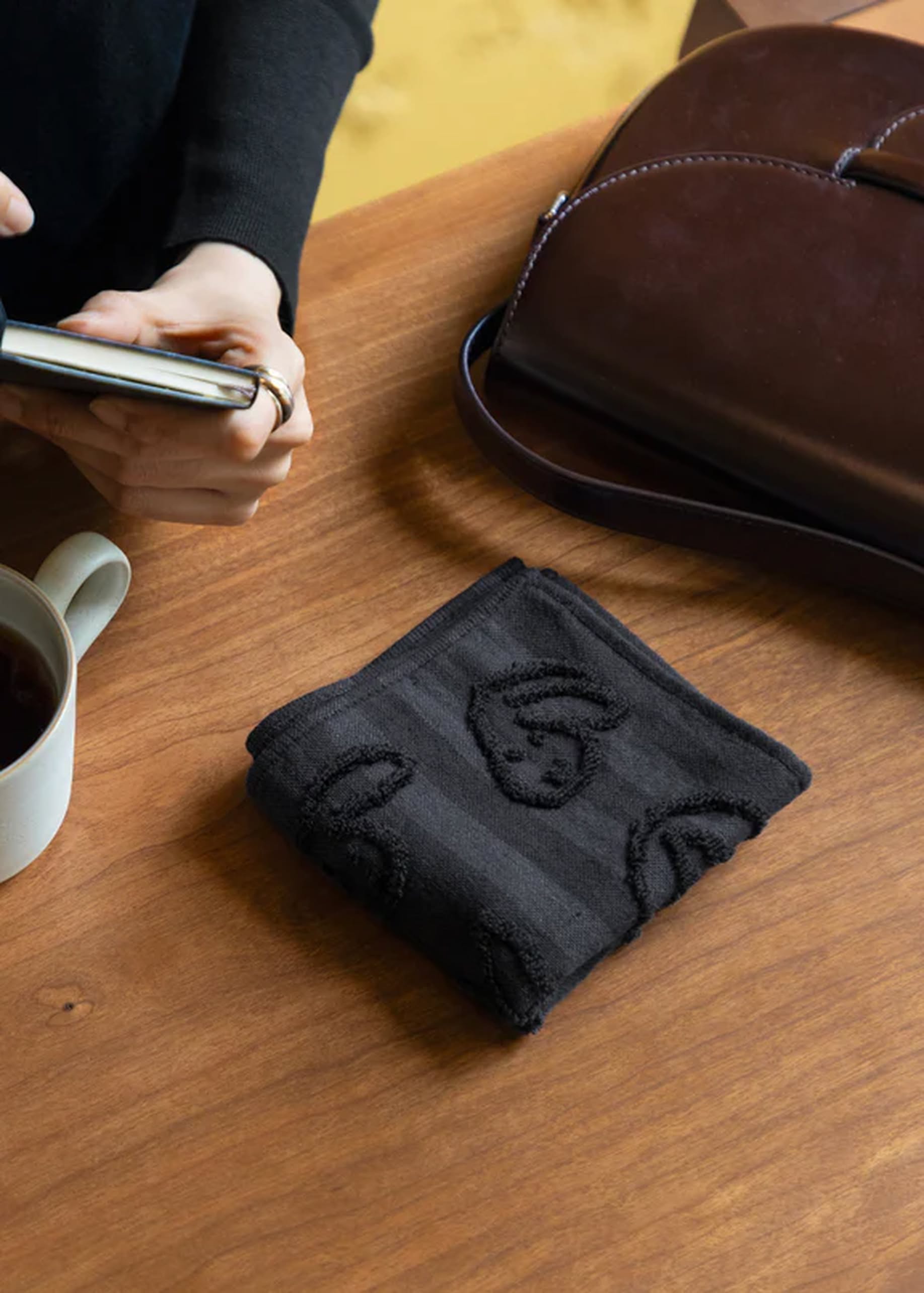 WARMGREY TAIL Bunny Bunny Hand Cloth Black