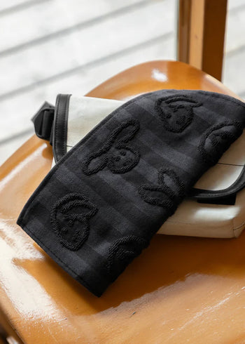 WARMGREY TAIL Bunny Bunny Hand Cloth Black