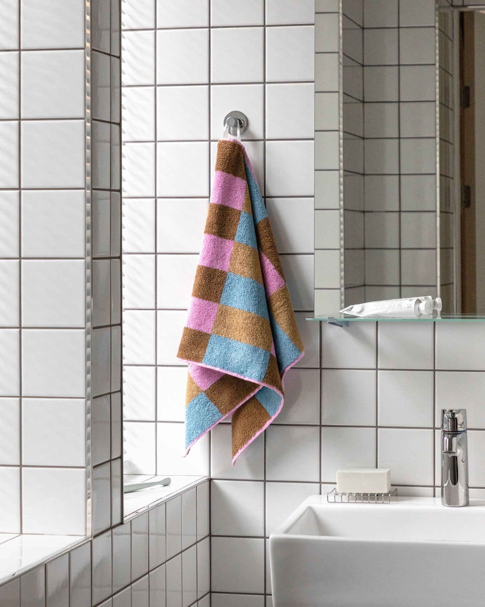 WARMGREY TAIL Check Face Towel Berry Choco
