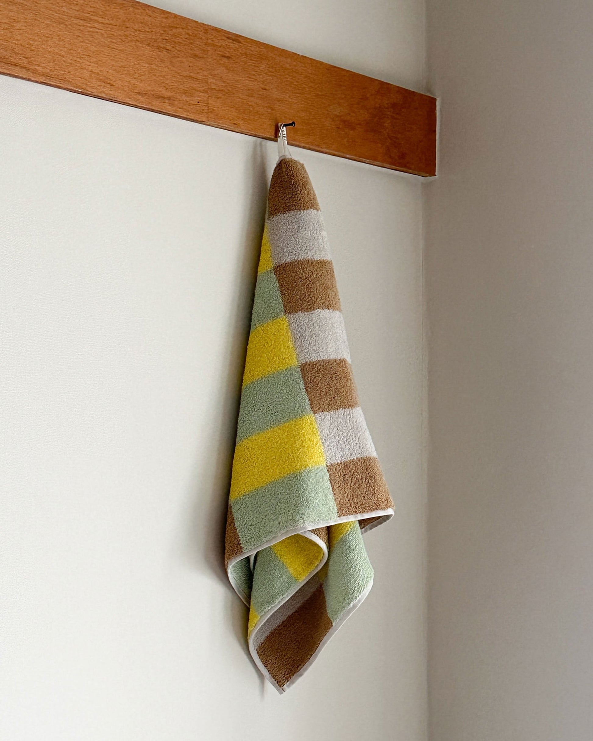 WARMGREY TAIL Check Face Towel Sand Yellow