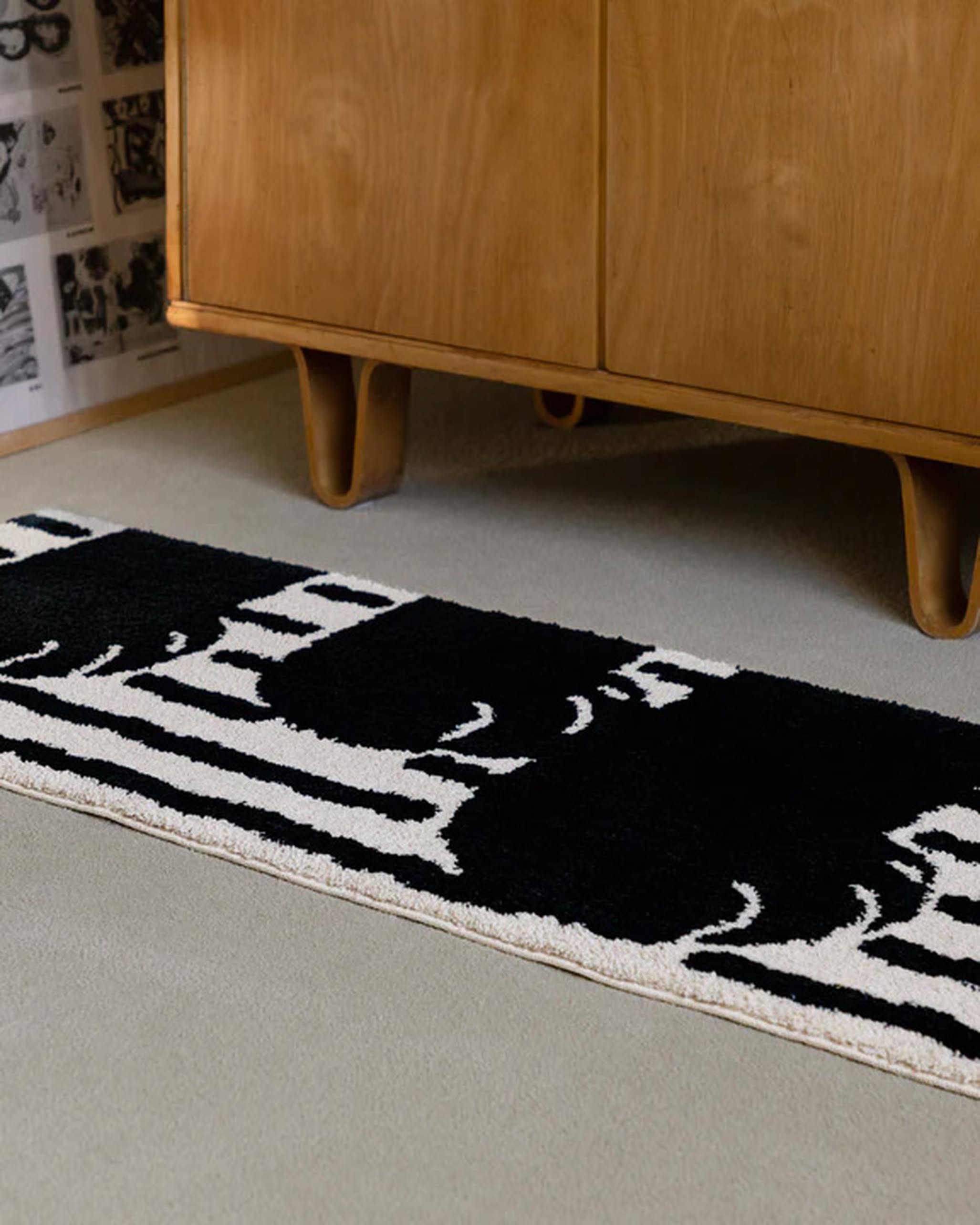 WARMGREY TAIL Paw Rug (140x45)