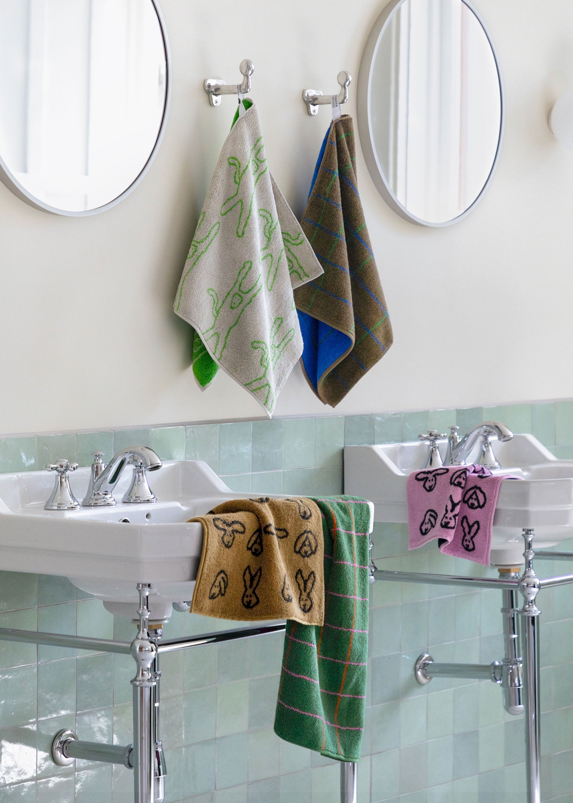 WARMGREY TAIL Tile Face Towel Deep Green