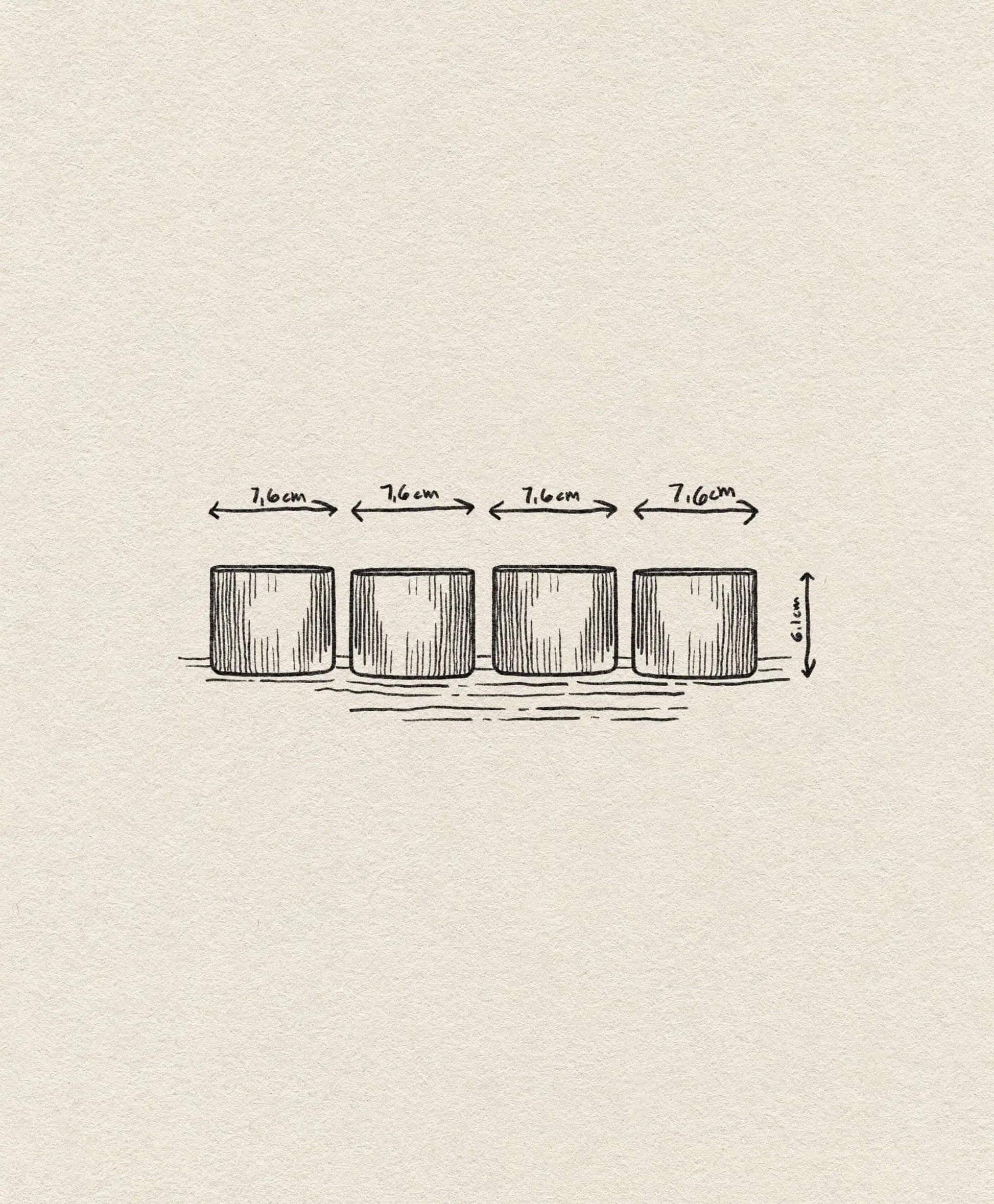 A hand-drawn diagram of four identical ferm LIVING Ripple Low Glasses in a row—each measuring 7.6 cm wide and 6.6 cm tall, with arrows and measurements highlighting their dimensions.