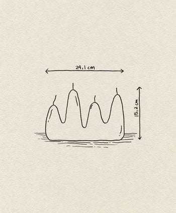 A simple line drawing of the ferm LIVING Stala Candles wavy, four-peaked shape—24.1 cm wide and 15.2 cm high—on a plain textured background, capturing the unique decor style inspired by ferm LIVING aesthetics.