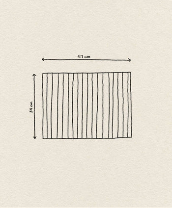 A hand-drawn rectangle with vertical lines, inspired by the &klevering Bay Placemat (set of 6), 47 cm wide and 34 cm tall, shown on a textured beige background with labeled arrows displaying its dimensions.
