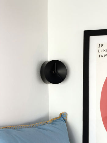 mosery Corner Clock Black