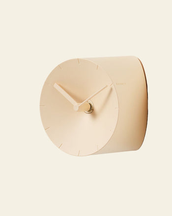 mosery Corner Clock Butter